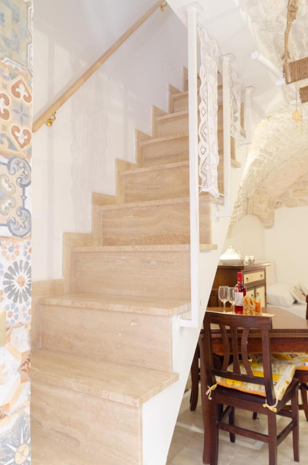 Al Bianco Nido White Stone Apt In Мартина Франка Екстериор снимка