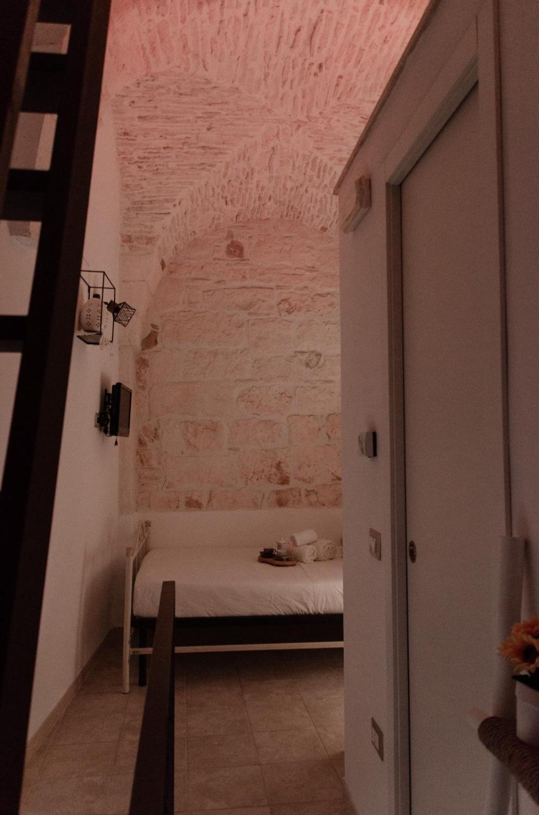 Al Bianco Nido White Stone Apt In Мартина Франка Екстериор снимка